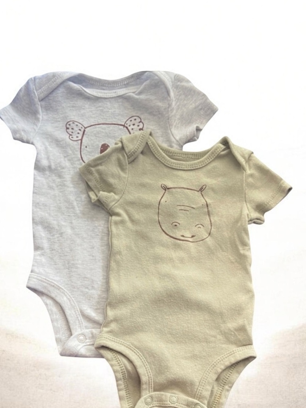 NWOT Gray & Tan Animal Print Baby Onesie • Size 0 • Adorable 🎁